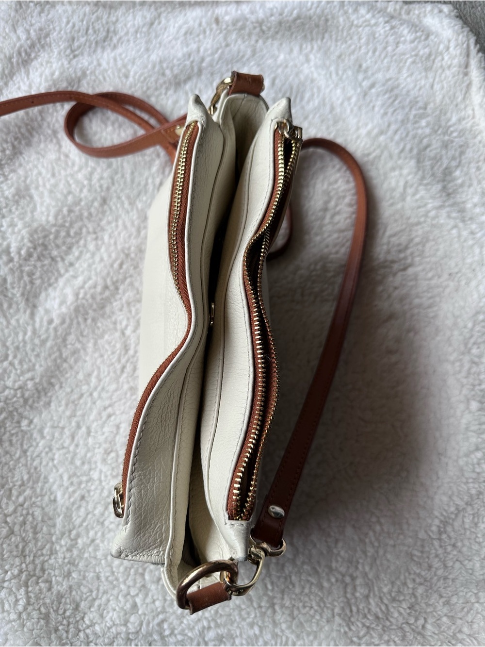 Valentino White Leather Crossbody with Tan Trim and Gold Hardware - Picture 8 of 9
